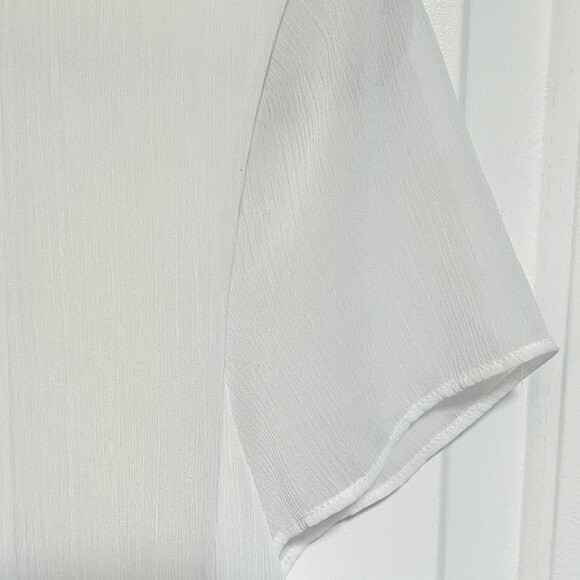 Ann Taylor Chiffon Flowy Blouse Top in White - Picture 5 of 8